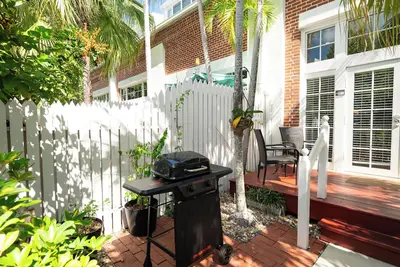 Image de Banana Wind at Truman Annex - 2 Bed / 2. 5-Bath Condo w/ Shared Pool & Parking