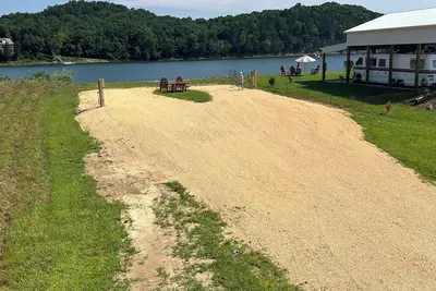 Image de White Oak Landing Rv, Charming river side gated Rv park Near historic Clifton Tn