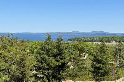 Image de The Birches in Bar Harbor w/stunning views. House and/or Apt available monthly