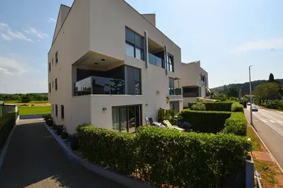 Image de Family Friendly Spacious Apartment with Garden and Terrace - Two Bedroom Apartment with Terrace
