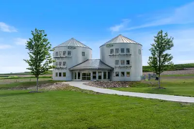 Image de Spacious and modern guestrooms located a short drive from Omaha\/Council Bluffs