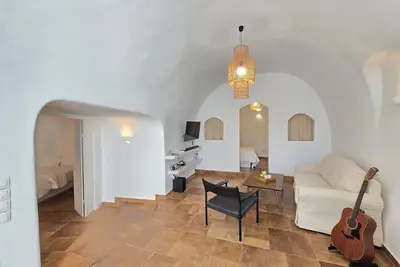 Image de Charming 3-bedroom cave house in enchanting Fira with Ac, WiFi, Washer/Dryer