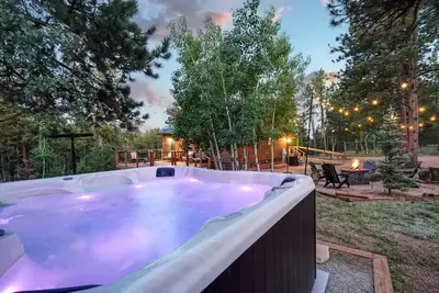 Image de The Bear's Den Cabin: 4 acres w/ Hot Tub near 11 Mile, Fossil Beds & Wolf Center
