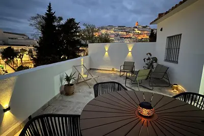 Terrasse Privée, Chillout et Salle à Manger Ext.