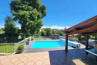 Image de Maison de maître à la campagne avec piscine et salle de sport, 1 heure de Reims!