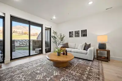 Image de Snowbasin Vista Retreat | Golf |Pineview Reservoir