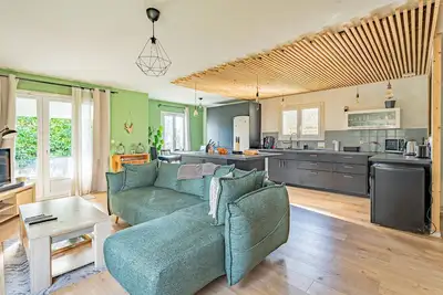 Image de Belle maison Ă Blaye avec WiFi