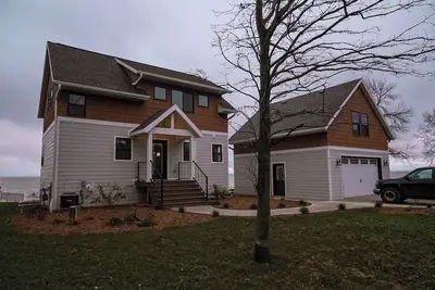 Image de Luxurious Waterfront Beach House Near Lambeau Field and Door County!