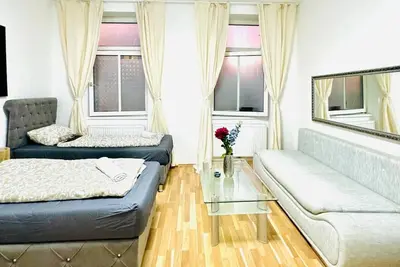 Image de Chic Studio Apt for 5p, 12-Min Walk to Augarten