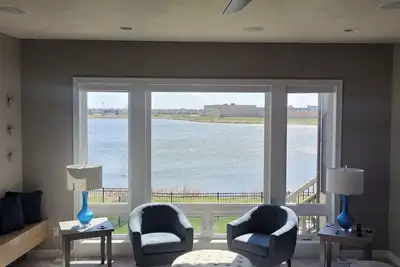 Image de Pond View Retreat, \n6 Bedroom, 4 Bath, 3 Level Luxury Home In Sioux Falls.