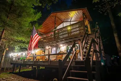 Image de Dreamy poconos house in Tobyhanna with hot tub and wifi - great for families