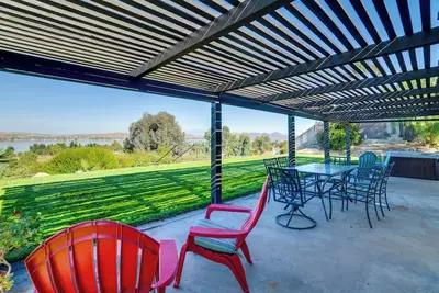 Image de Water-View Home w/ Hot Tub in Lake Elsinore!