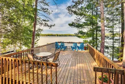 Image de Lake Tomahawk Summer Oasis w/ Deck!