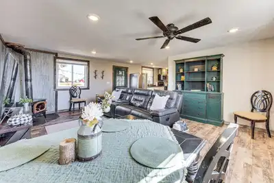 Image de Rustic Cabin: Working Homestead in Peyton!