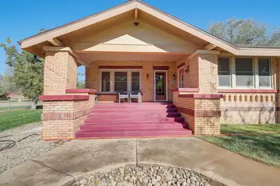 Image de Walk to Main Street: Charming Roswell Home!
