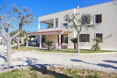Image de Magnifique maison de vacances privée avec climatisation, Wifi, Tv, véranda, près de Alberobello
