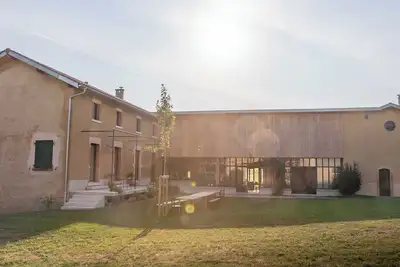 Image de Ancienne ferme à la campagne. Idéal en famille ou entre amis.