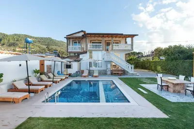 Image de Villa Lejzo: Swimming Pool - Two Bedroom First Floor Apartment