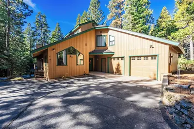 Image de Granite Ridge Getaway ~ Chill Deck Vibes + Ac