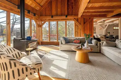 Image de Unique + Upscale Lakefront- Tv on Deck | Billiards