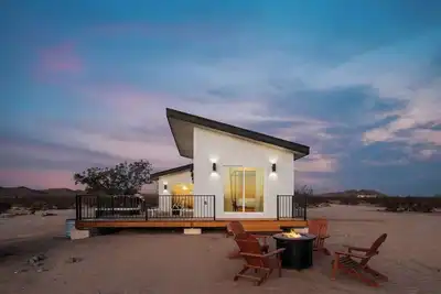 Image de ShangriLa: Deck w\/ Hot Tub and Cowboy Pool