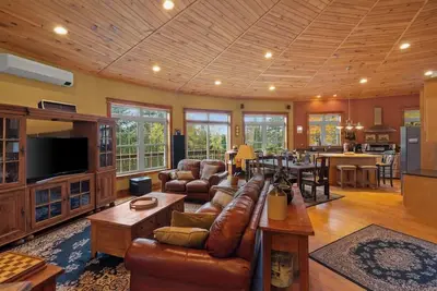 Image de The Round House | 4 Miles from Mt Snow w/ Hot Tub!