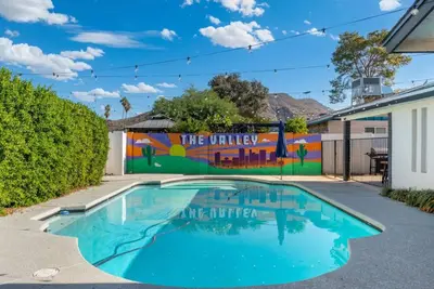 4br Moon Valley Home w/ Pool - Room for 10!