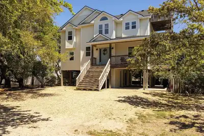 Image de Oceanside retreat with pool & spa, June Weeks Open
