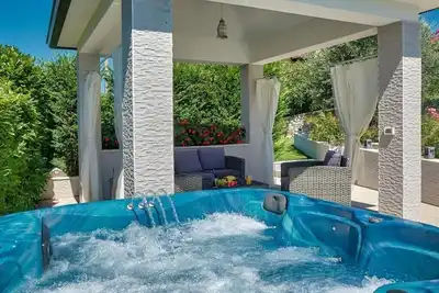 Image de Ines - Serenity Shores Retreat