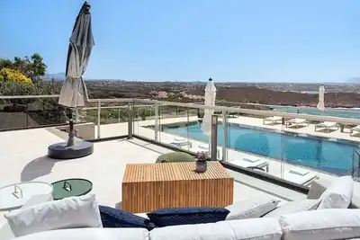 Image de Seafront 4 Bedroom Villa