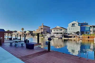 Image de Pirate's Paradise | Waterfront, Pool & Hot Tub