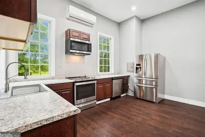 Image de TownHouse with kitchen, private Parking, 2 min from Warfields Pond Park and Golf