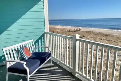 Image de Sands 5 #2-C - Oceanfront Condo with a Fabulous Location
