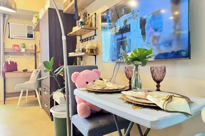 Image de New Cozy 1-bedroom condo in Cagayan de Oro Amazing view of the Poolw/Workstation