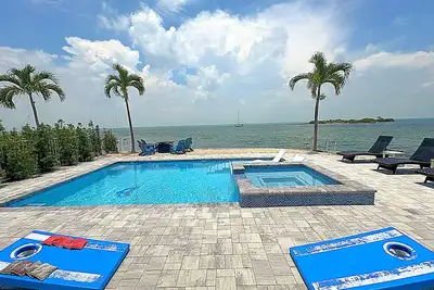 Image de Sept & Oct Special! New 5br Pool, Dock, Ocean View