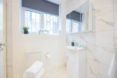 Image de 1 Bed Flat | Central Croydon | Sleeps 3 | Workers | Families