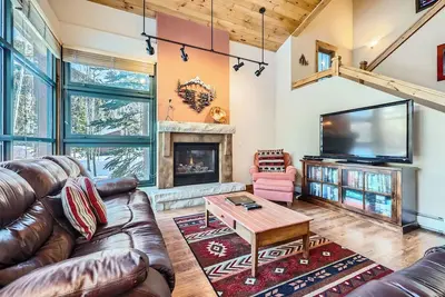 Image de Mountain Elegance: 3-Bed, 2. 5-Bath Ski Tip Townhome