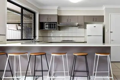Image de Large Comfortable Birmingham Gardens Family Home
