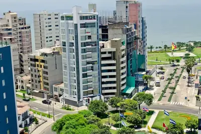 Apartment w/Panoramic Ocean Views