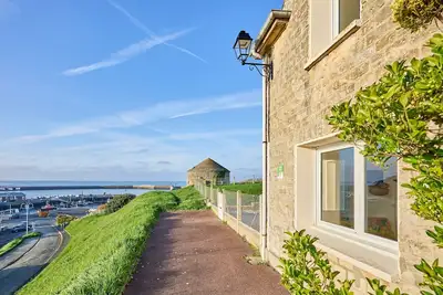 Image de La Tour Vauban - Vue sur le port