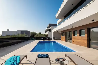 Image de Villa 5 chambres avec piscine, jacuzzi, sauna