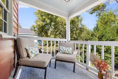 Image de The Sweetgrass Suite - Newly Renovated - Downtown