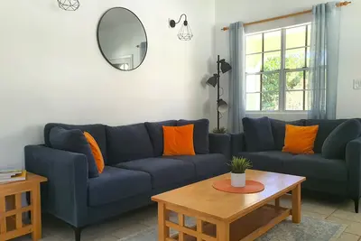 Palm Tree Cottage, with leisure pool, near the Beach