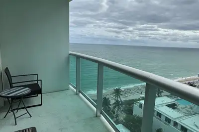 Image de Spectacular ocean view 1 bedroom in Hollywood