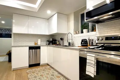 Image de Harmony-Peg: A Cozy Urban Escape