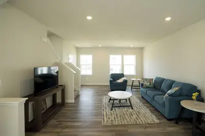 Image de 3 bedrooms. close to Harpers Ferry. peloton bike\/workout room. playground