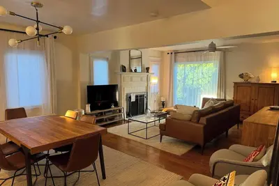 Image de Perfect home in San Anselmo. \n\n