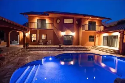 Image de Spacious 4-bedroom house in Hollywood walking distance to the beach