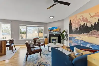 Image de Modern 3bd house in walkable Ballard, family and dog-friendly, A/C, fenced yard