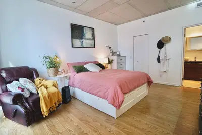 Image de Cozy 2-bedroom apartment in enjoyable Montréal with Ac, fitness room, WiFi